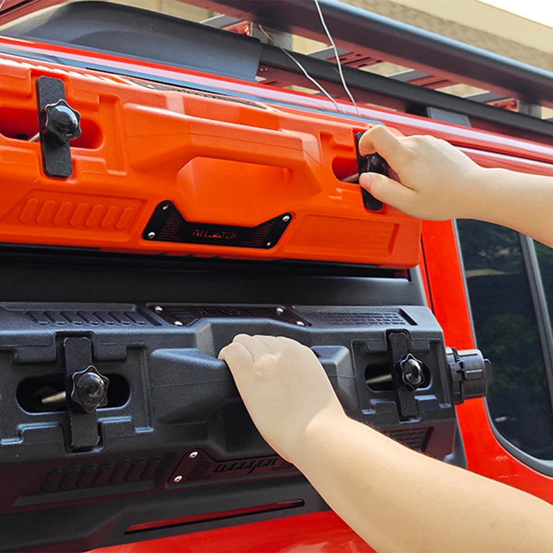 Portable 6.5L Plastic Emergency Oil Drum Car Outdoor Water Tank Trailer Hitch 1.7 Gallon Anti-static Gas Can Off-road Fuel Tank 6