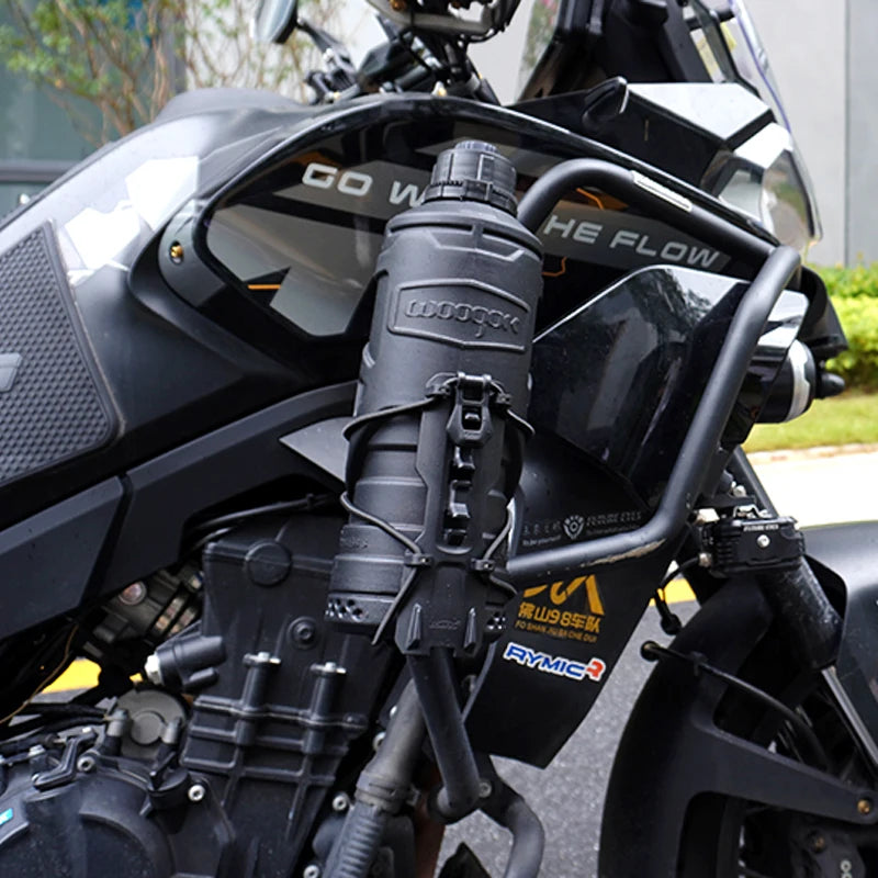 1.8L Portable Plastic Motorcycle Oil Jug Leakproof Long Spout Fuel Water Bottle Universal Motorbike Oil Can for Emergency Use 2